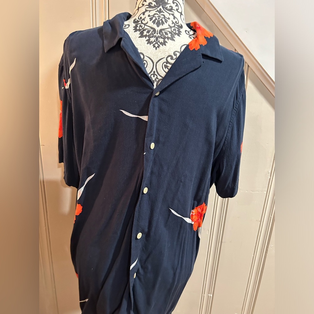 Banana Republic Men’s Button Down Shirt